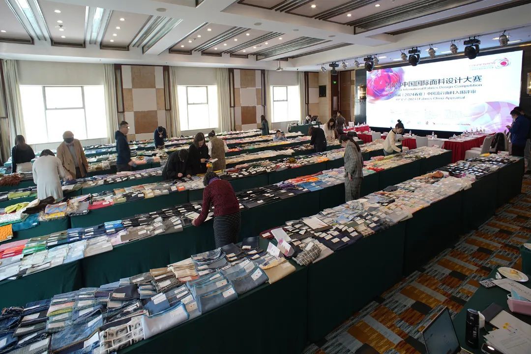萌恒抽紗研發(fā)設計“浮世浪漫”面料喜獲第49屆中國流行面料優(yōu)秀獎